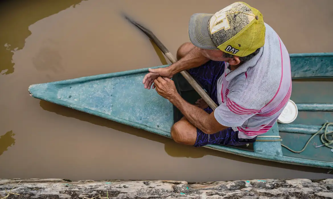 Tarifaço põe em risco 32 mil pescadores no Ceará: 'Quem mais sofre e menos recebe"