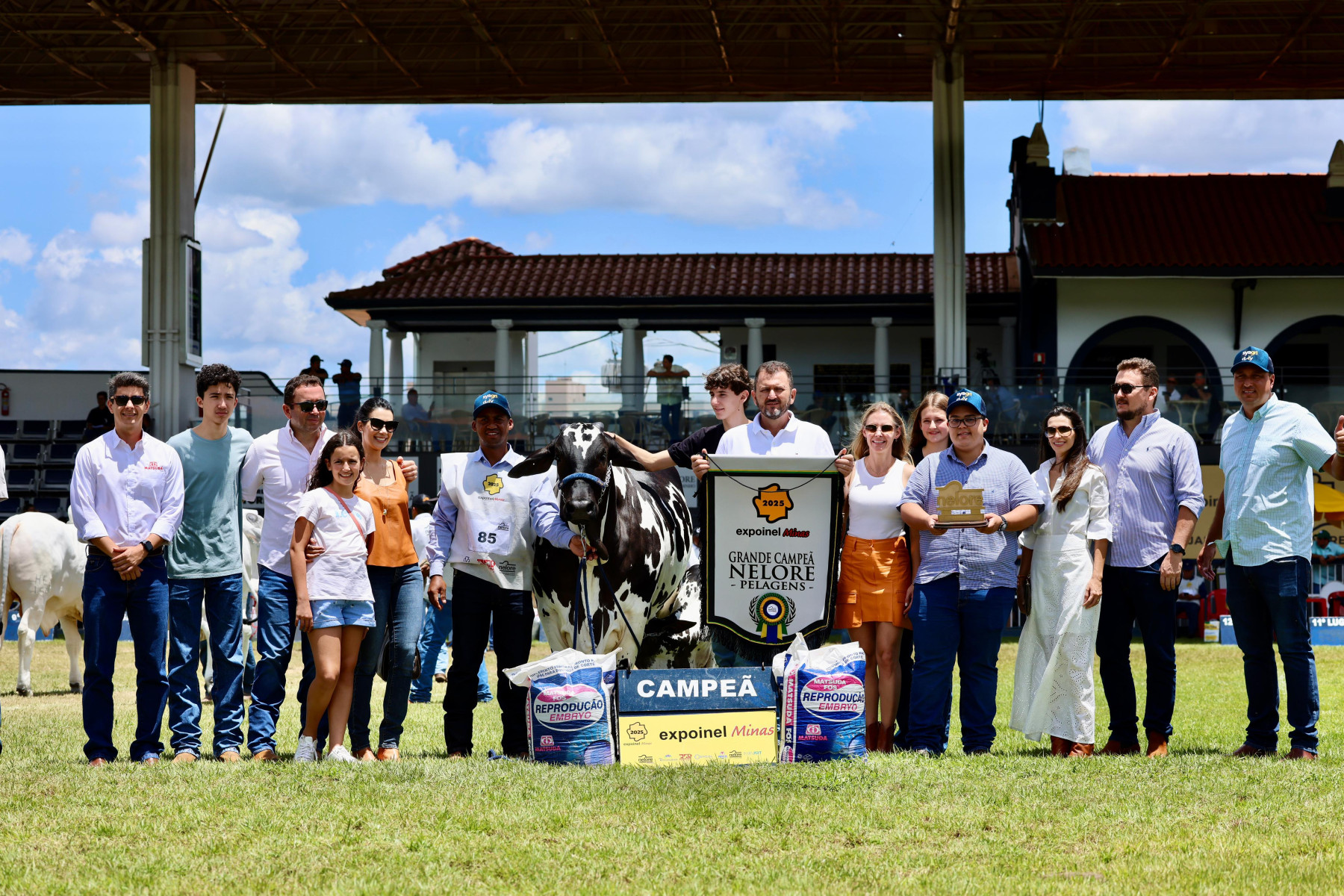 Grande Campeã: Betina FIV Syagri (Mil FIV GC da SL x Ibiza FIV Surreal)