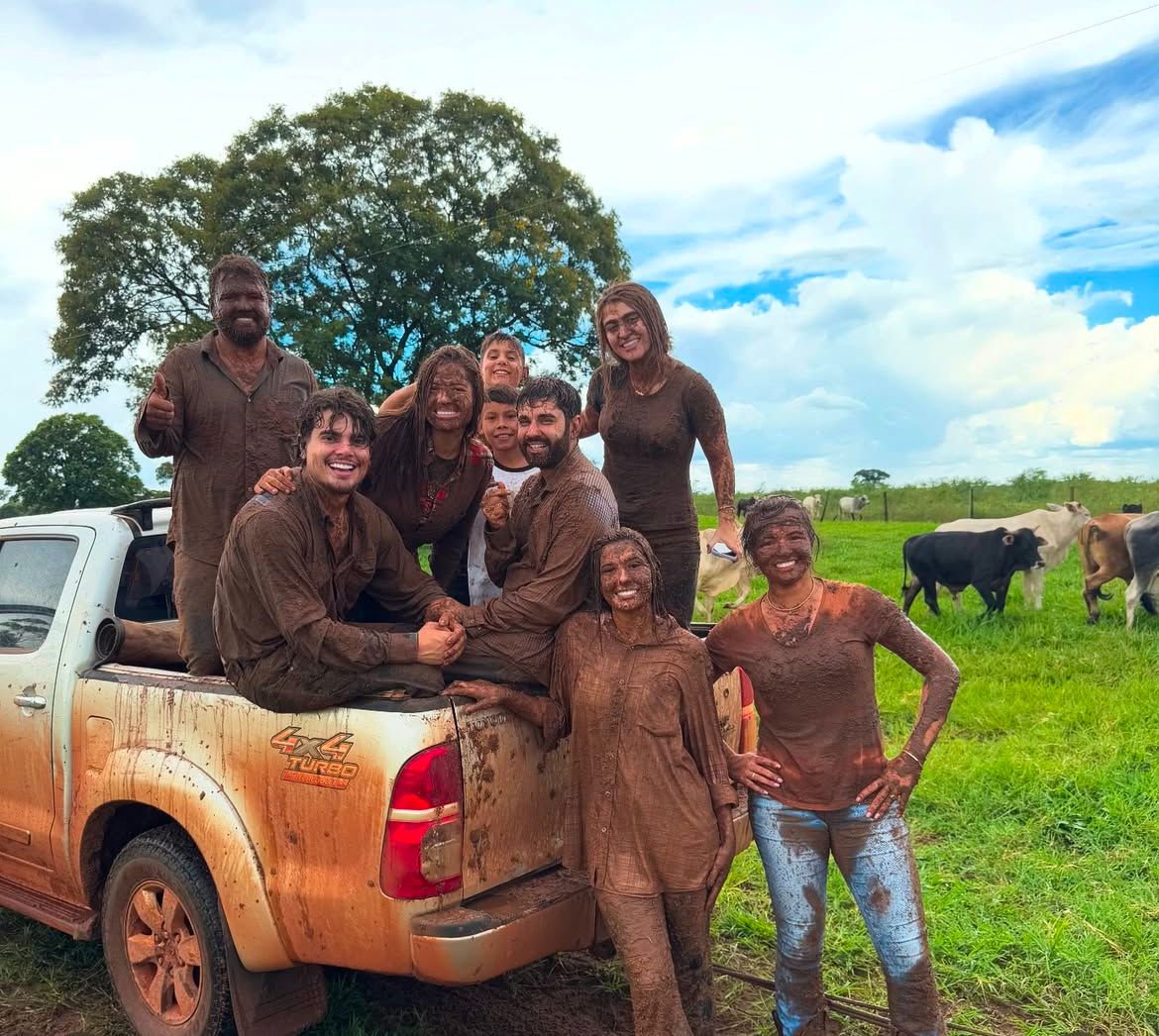 Boiadeira mais famosa , Ana Castela curte e mostra dia a dia na fazenda