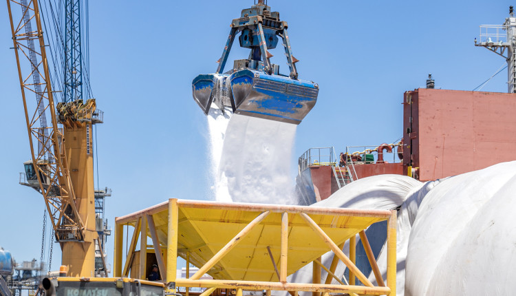 porto de paranagua no parana- carregamento de graos