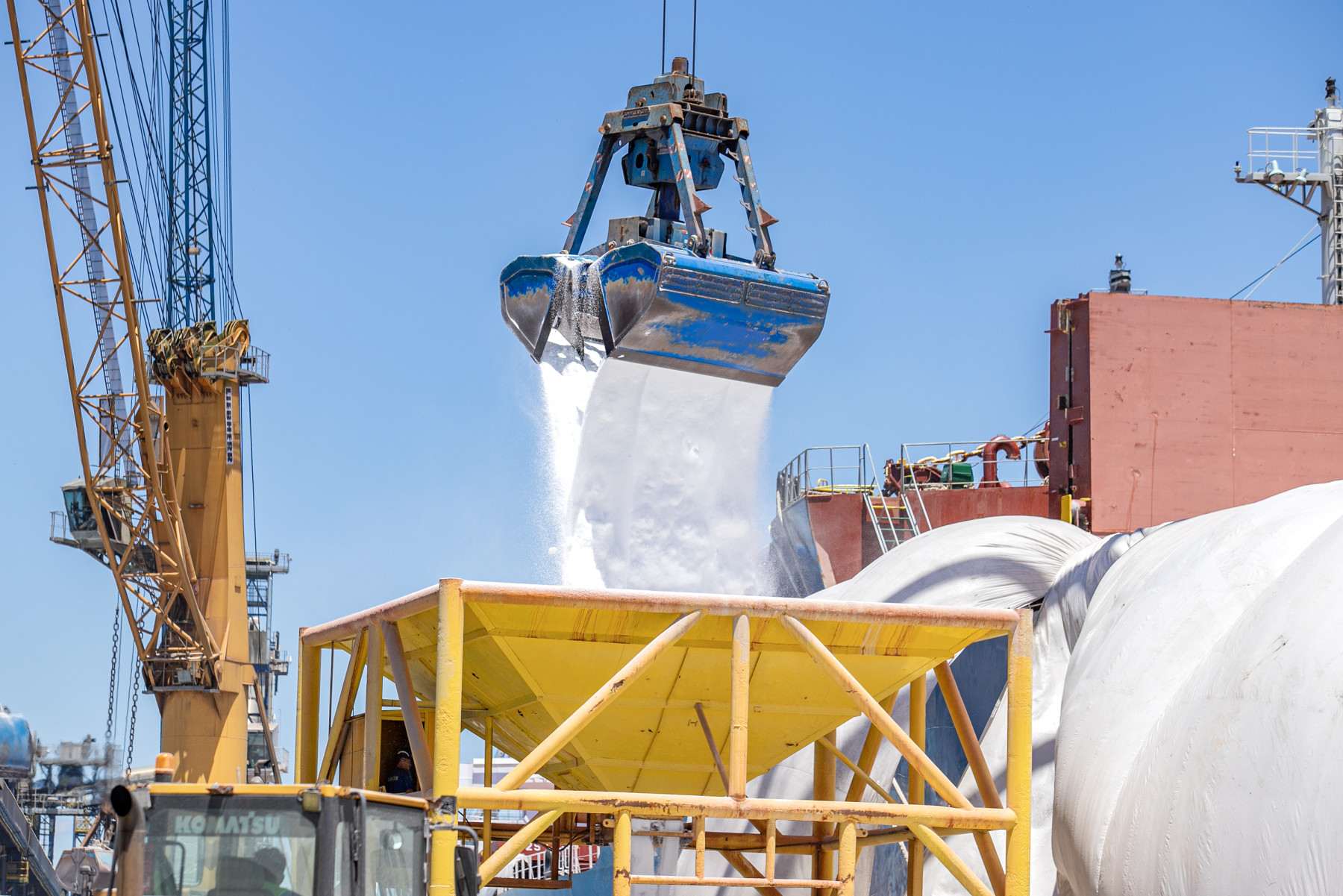 porto de paranagua no parana- carregamento de graos