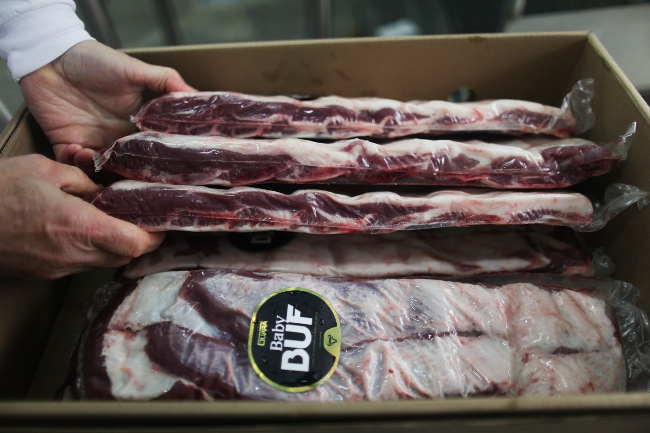 Carne de búfalo chega ao consumidor com cortes especiais e produtos premium