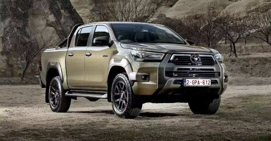 Toyota lança nova Hilux híbrida por R$ 336 mil e deixa fãs de picapes eufóricos no Brasil