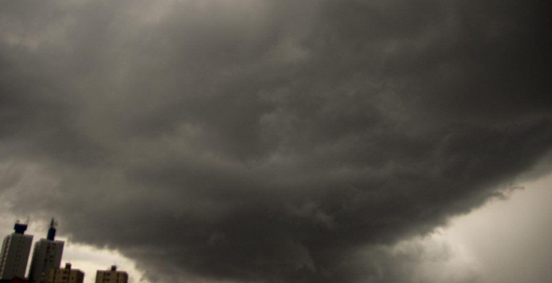 Chuva preta: o que é, quais os riscos e como se proteger