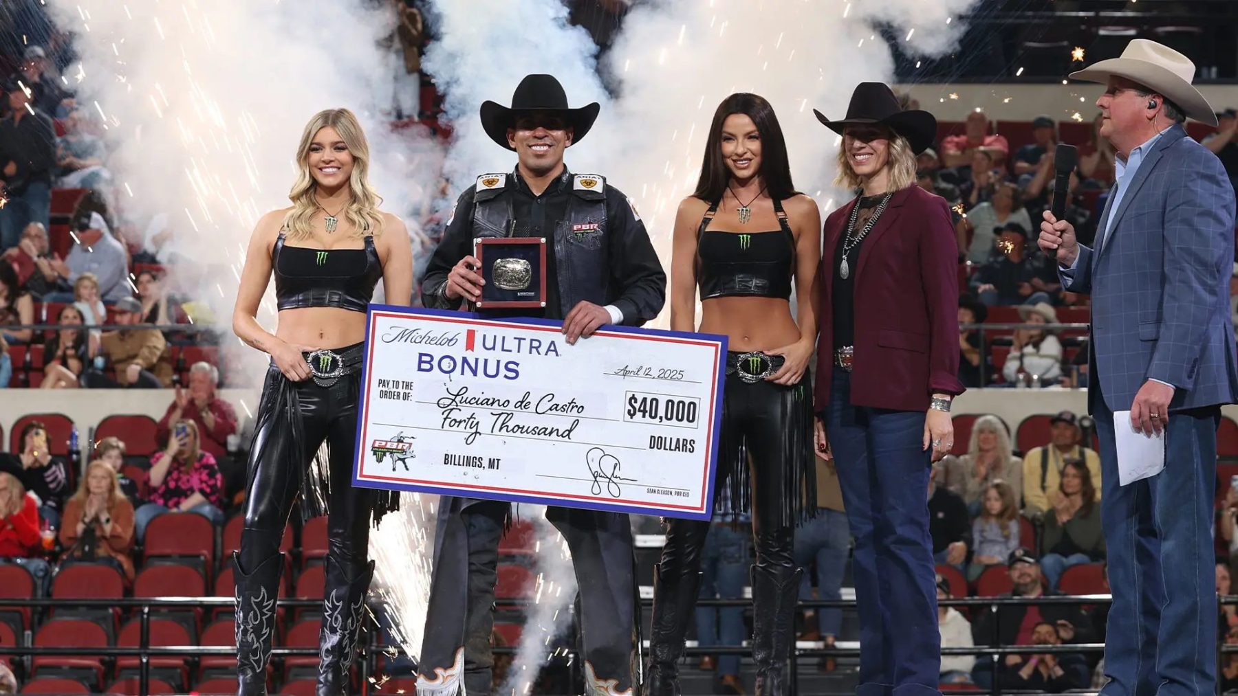 Brasileiro é campeão na PBR e está na briga pelo título de melhor cowboy do mundo
