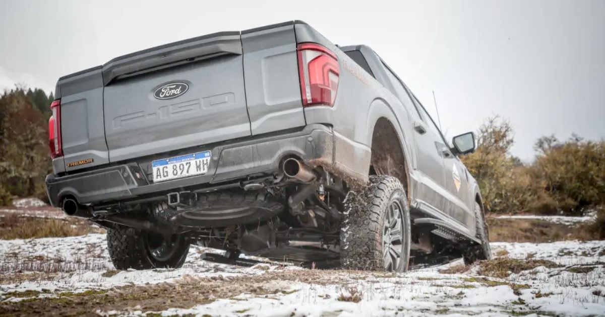 Ford F-150 Tremor - visao traseira
