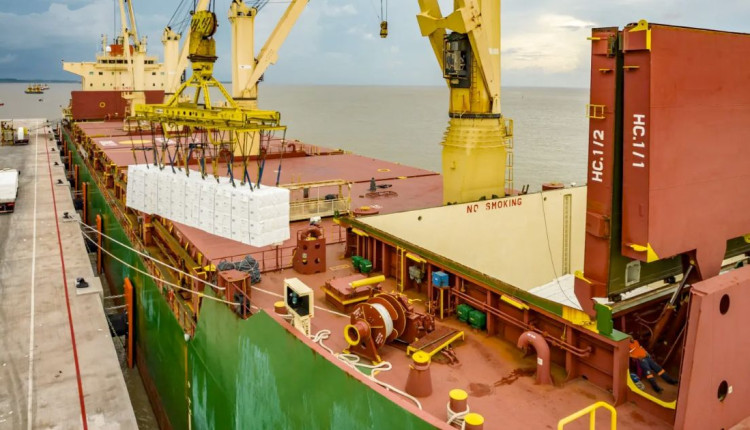 Porto de Itaqui - carregamento de navio cargas - carregamento no Porto de Itaqui - navio - exportacoes