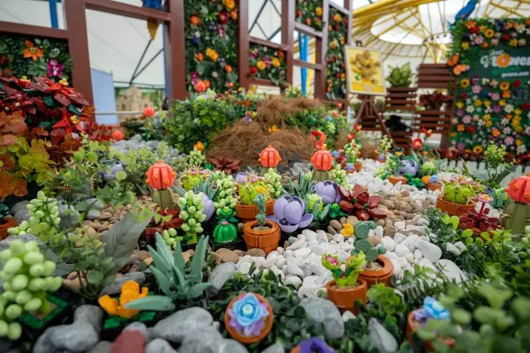 Com 792 mil peças, jardim feito de Lego vira atração na Malásia