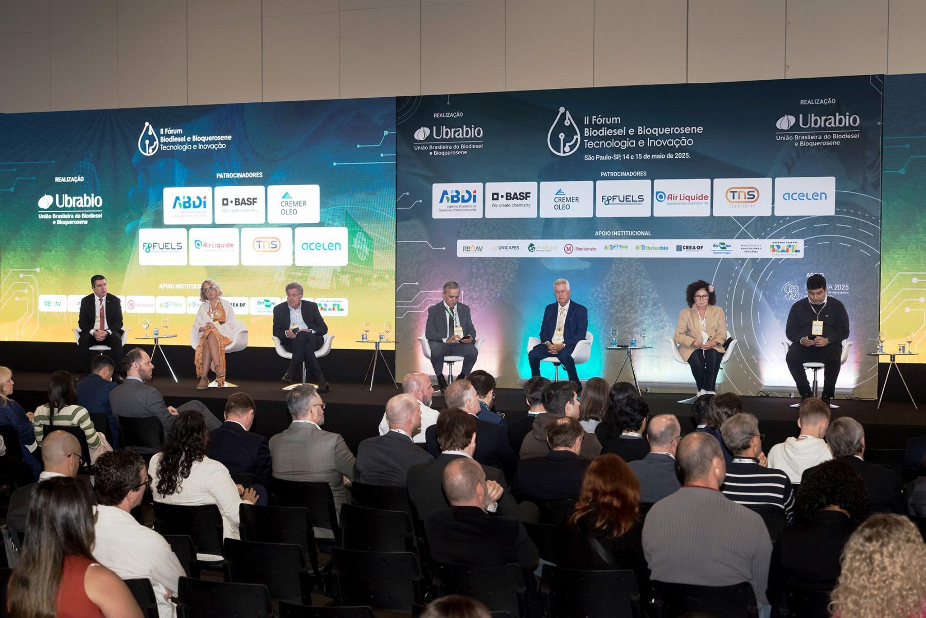 Fenagra 2025 bate recorde de público e gera cerca de R$ 900 milhões em negócios