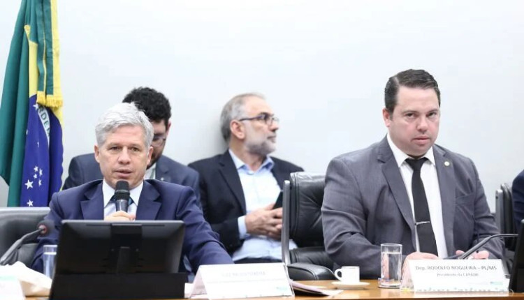 Parlamentares da FPA cobram esclarecimentos de ministro do Desenvolvimento Agrário na Comissão de Agricultura