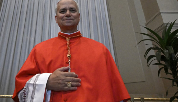 Robert Francis Prevost é o novo papa da Igreja Católica e escolhe o nome de Leão XIV