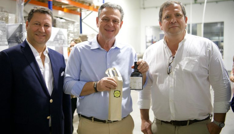 Em Portugal, ministro Fávaro realiza visita de campo em cooperativa e empresa de produção de azeite