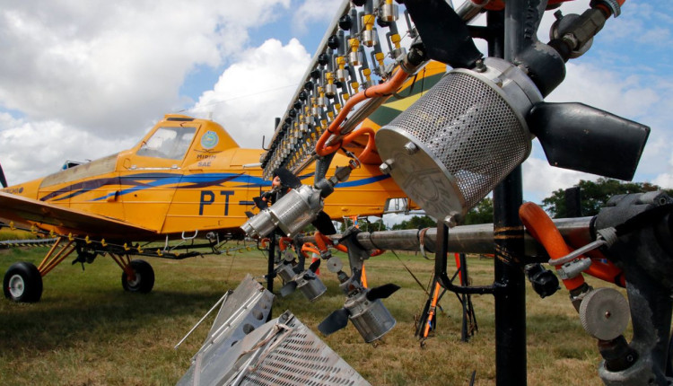 aviao agricola em exposicao - Sindag - voo agricola - pulverizacao 2