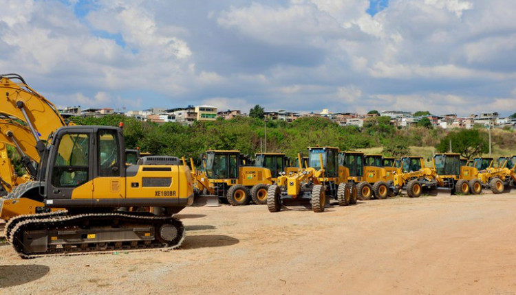 Governo Federal entrega mais de 300 máquinas agrícolas para beneficiar 301 municípios de Minas Gerais
