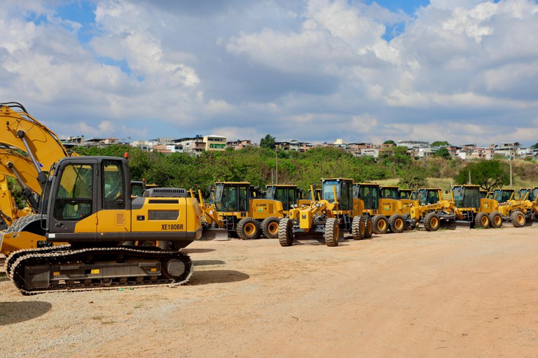 Governo Federal entrega mais de 300 máquinas agrícolas para beneficiar 301 municípios de Minas Gerais