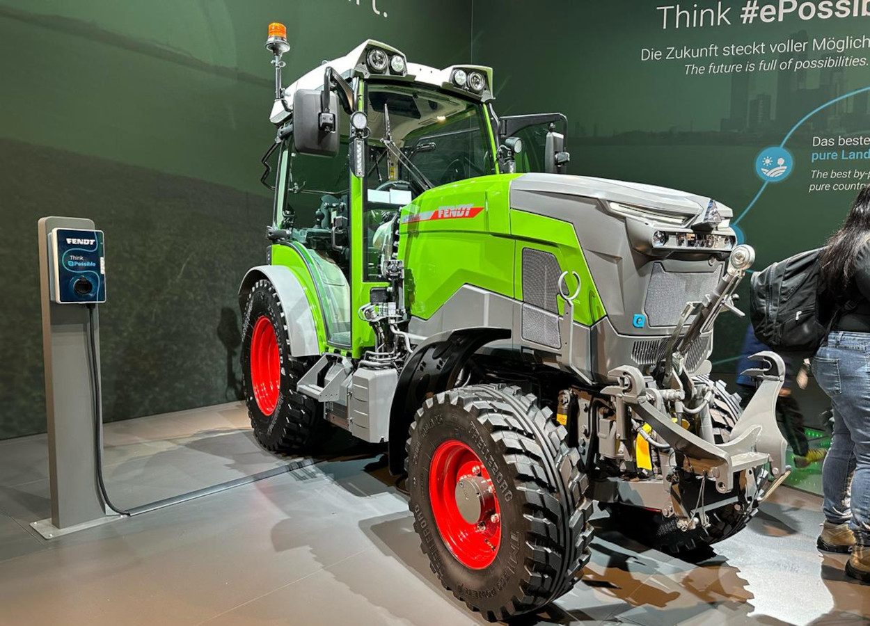 Tratores do futuro ganham força com novas fontes de energia