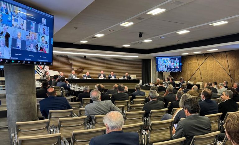 Na Fiesp, Mapa debate medidas em andamento para minimizar tarifaço