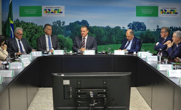 Ministro Fávaro se reúne com Grupo de Trabalho para avançar em proposta de apoio financeiro a produtores do Rio Grande do Sul