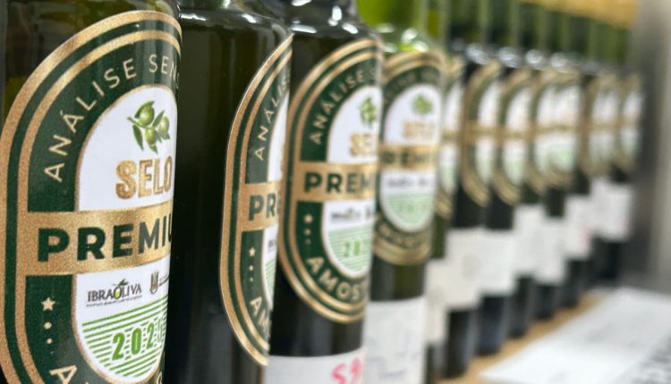 Azeites gaúchos passam por análises no LFDA para credenciamento com o Selo Premium