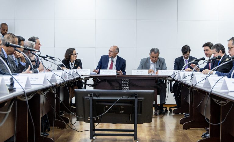 Governo Federal realiza reunião com representantes do agro brasileiro