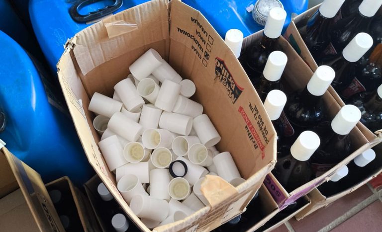 Mapa apreende mais de 1.300 litros de bebidas irregulares em Morretes (PR)