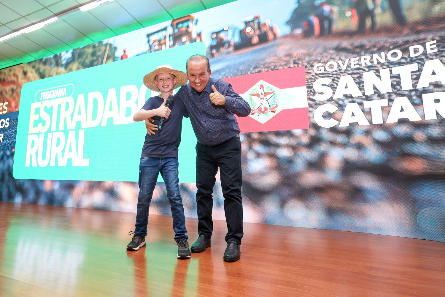 Estrada Boa Rural: governador lança programa que investe R$ 2,5 bilhões para transformar realidade da infraestrutura no interior de SC