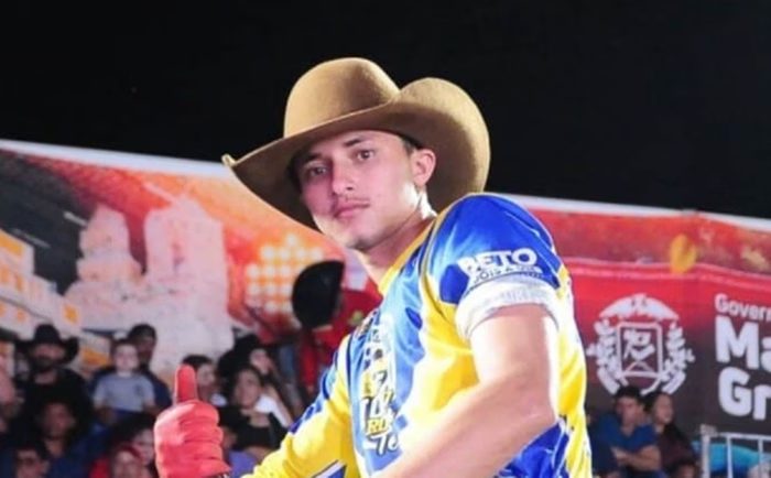 VÍDEO: Peão perde a vida ao ser pisoteado por touro durante rodeio em Mato Grosso