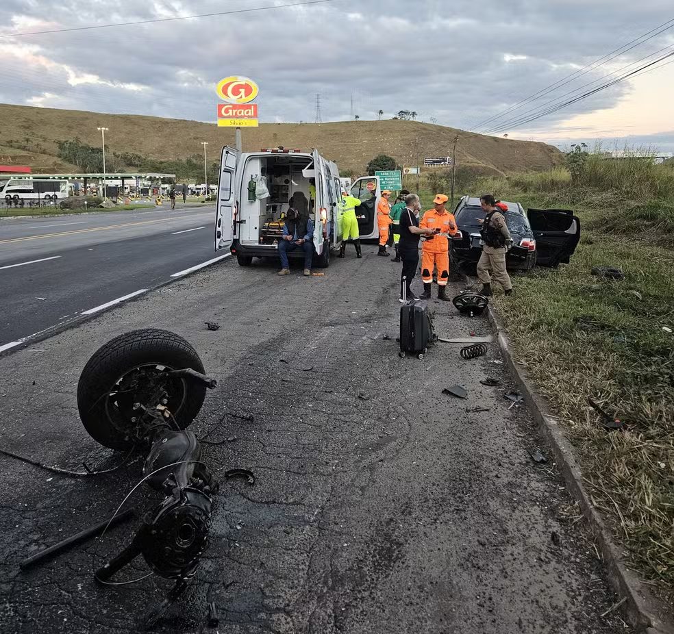 Fabiano, da dupla com César Menotti, capota carro na BR-040, em Juiz de Fora