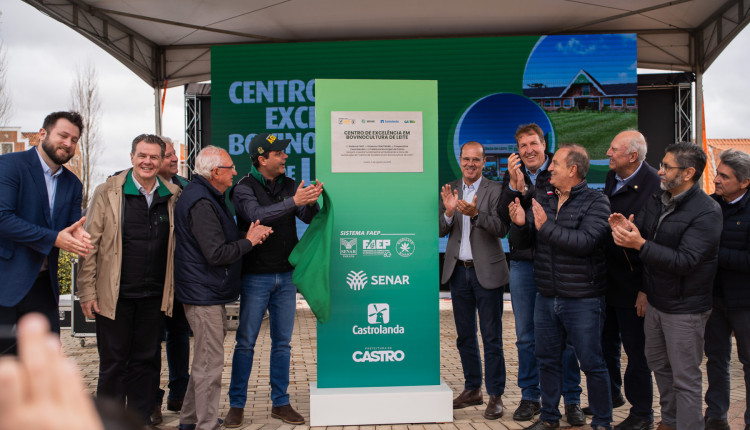 FAEP lança pedra fundamental do Centro de Excelência em Leite durante o Agroleite 2025