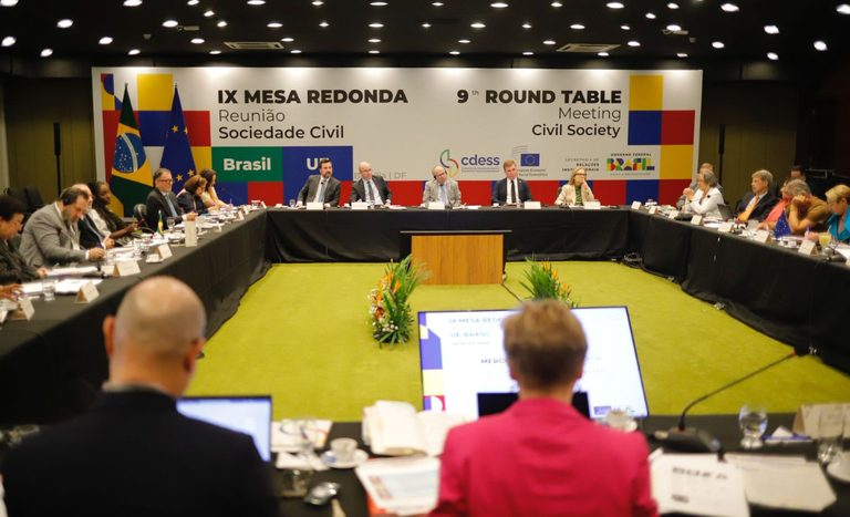 Brasil e União Europeia reforçam parceria estratégica em encontro com a sociedade civil na IX Mesa Redonda em Brasília