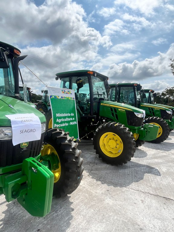 Mapa entrega máquinas agrícolas para 33 municípios do Piauí