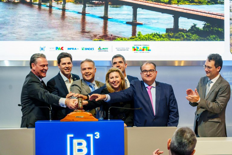 Rota Agro conecta duas potências da produção brasileira, destaca Fávaro durante leilão em São Paulo