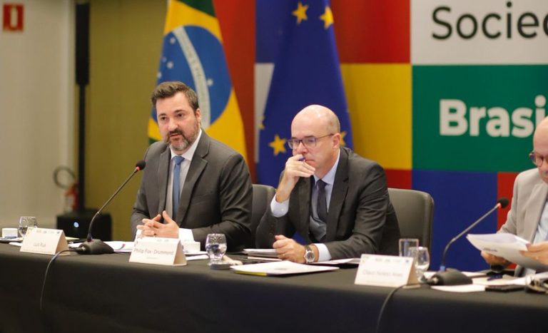 Brasil e União Europeia reforçam parceria estratégica em encontro com a sociedade civil na IX Mesa Redonda em Brasília