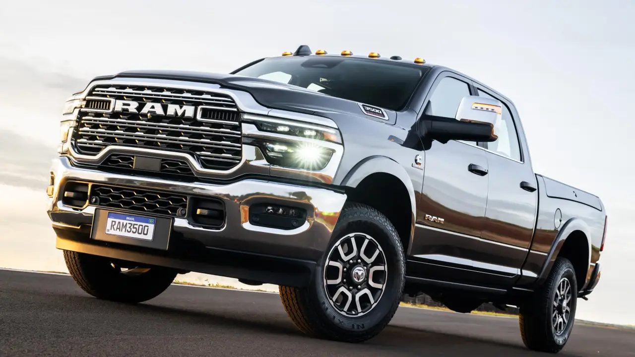 Novas Ram 2500 e 3500 são lançadas; picapes mais potentes do Brasil sobem até R$ 130 mil