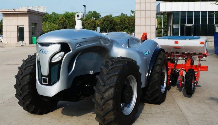 China lança trator autônomo - sem motorista - equipado com IA, 5G e navegação por satélite