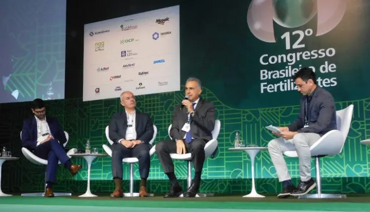 Acordo com iniciativa privada deve aprimorar negociação de fertilizantes