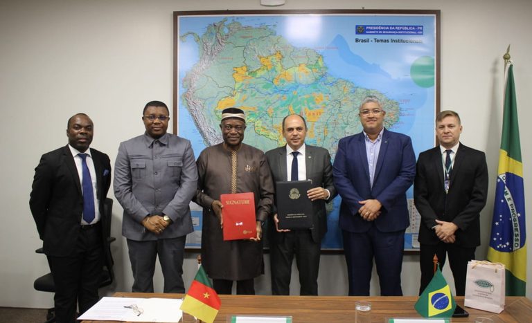 Brasil e Camarões assinam acordo bilateral para fomentar avanços e sustentabilidade na produção cacaueira