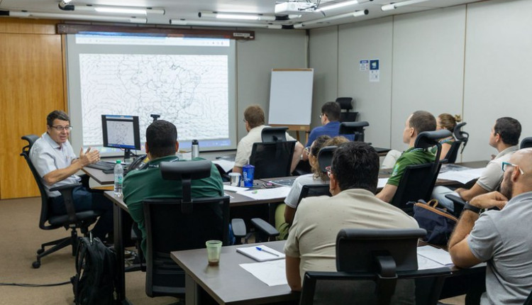 Inmet realiza capacitação em Meteorologia Sinótica Prática
