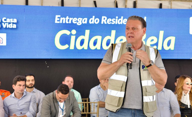 Representando o Governo Federal, ministro Fávaro entrega moradias do Minha Casa, Minha Vida em Nova Mutum (MT)