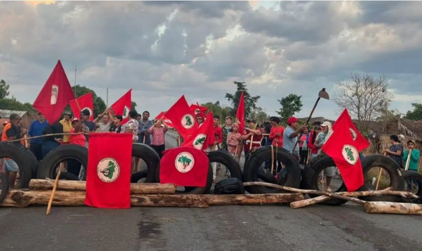 MST interdita rodovia em protesto por desapropriação de duas fazendas