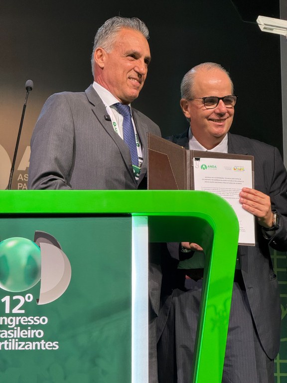 Acordo com iniciativa privada deve aprimorar negociação de fertilizantes