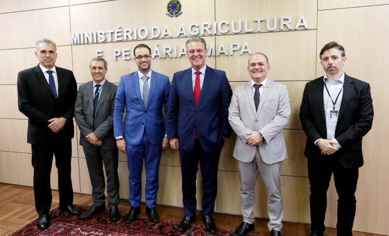 Fávaro recebe representantes da ABCZ e Aprosoja Brasil para diálogo sobre medidas de apoio aos produtores rurais