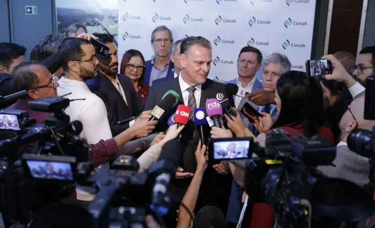 Ministro Carlos Fávaro defende políticas agrícolas estratégicas para o crescimento do agronegócio
