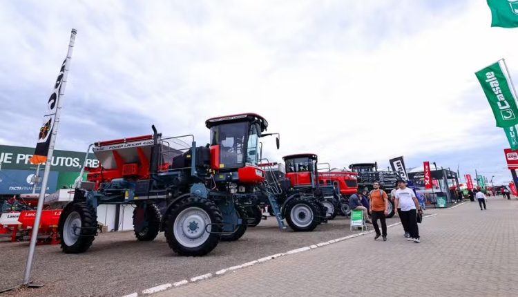Crise no campo derruba em quase 50% as vendas de máquinas na Expointer