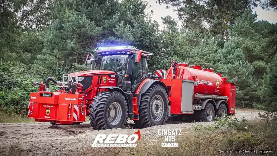Com bomba de alta vazão, Série 6R supera alagamentos e auxilia no controle de incêndios extremo; Conheça o tator de 300 cv da John Deere que ganhou versão adaptada para bombeiros