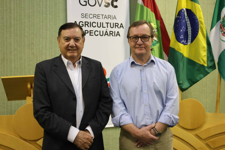 Faesc e Conseleite cobram ações do governo para frear crise na cadeia produtiva do leite