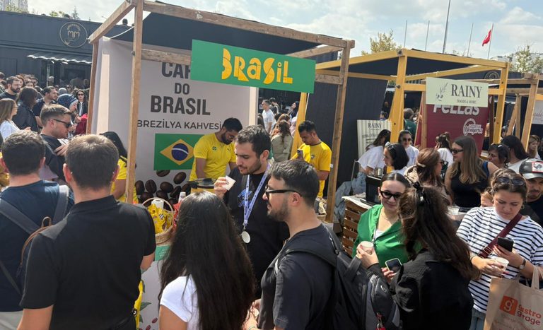 Do grão à xícara: Brasil apresenta cafés prontos para consumo no Ankara Coffee Festival
