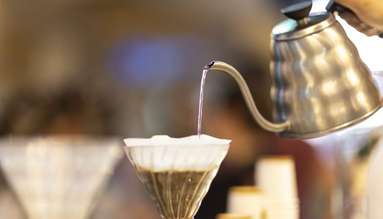 Prêmio Coffee of the Year 2025 tem novo recorde de amostras inscritas e vencedor será revelado na Semana Internacional do Café