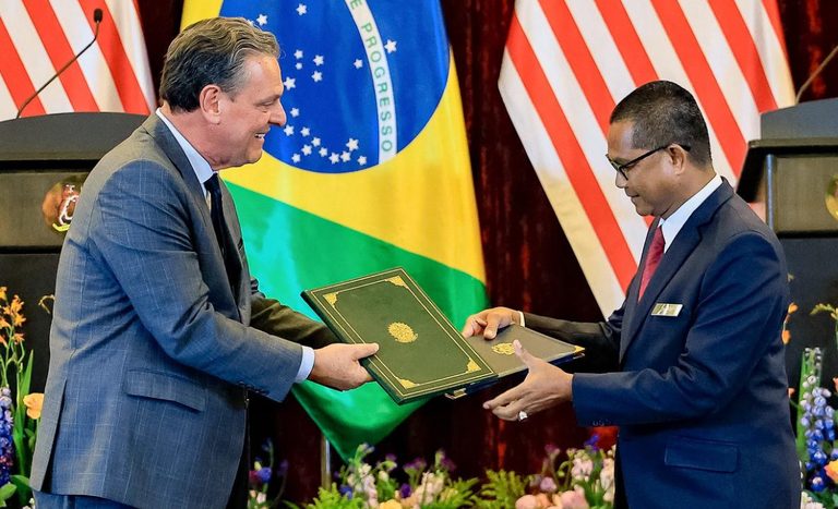 Ministro Carlos Fávaro encerra missão no Sudeste Asiático com conquistas para a agropecuária brasileira