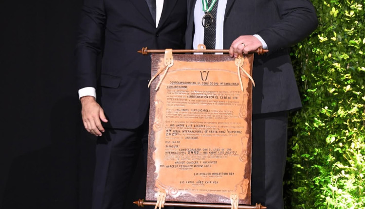 Gerente executivo da ACNB é homenageado na Bolívia com prêmio ‘Cebú de Ouro’